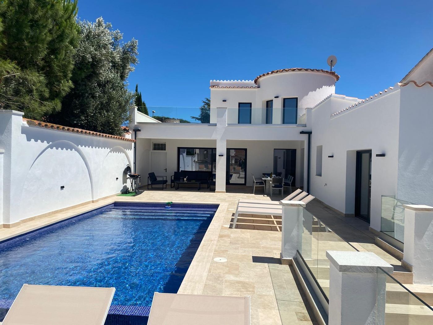 Pool der Villa Suerte